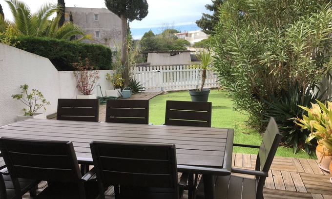 Le Grau-Du-Roi Villa | marina duplex port camargue 6/8 people + wharf and private garden