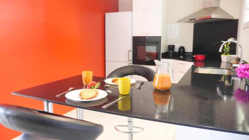 Le Marin Apartment | Marina View BAYALOCATION