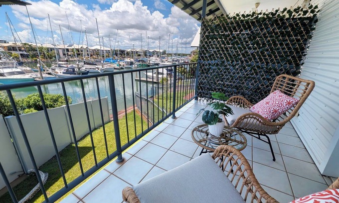 Stuart Park House | Marina Views | Cozy 3BR Villa in Tipperary Waters