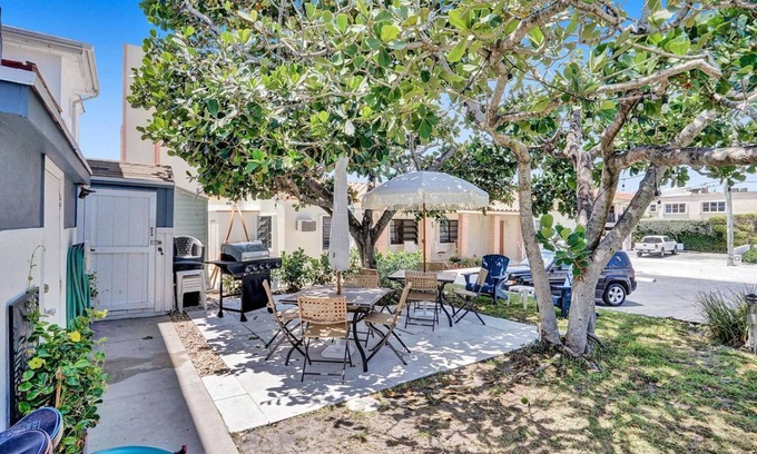 Hollywood South Central Beach Apartment | Marine Villas 2 in Hollywood