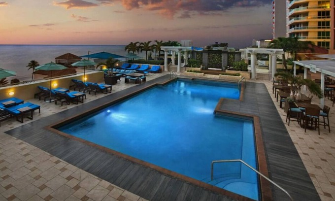 Bermuda Riviera Resort | Marriott's BeachPlace Towers, Beach, Pool, Hot Tub