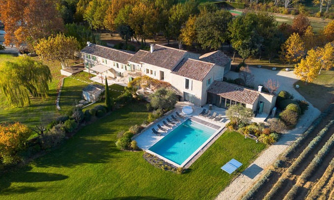 Gordes House | Mas Fanny , Entouré de Bosquets et de Champs de Lavande à Perte de vue à Gordes