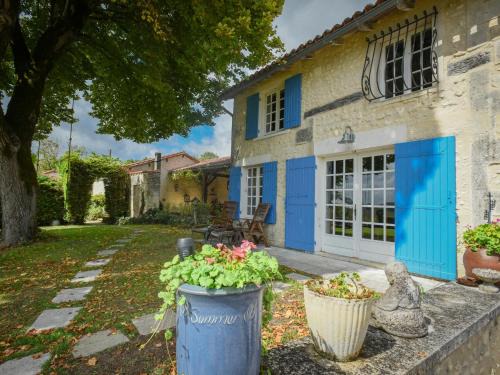 Lusignac House | Maswari en Drapeau