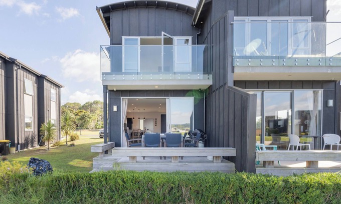 Matarangi House | Matarangi Villas - Matarangi Holiday Home