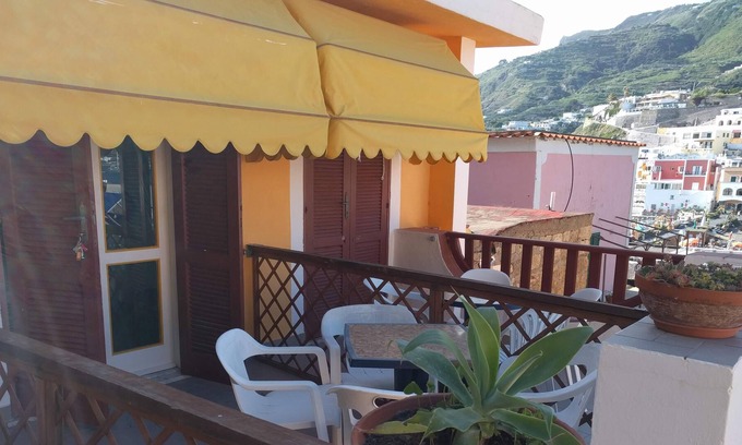 Sant'Angelo House | Matrimoniale ECO-Terrace-Ensuite with Shower-Double or Twin