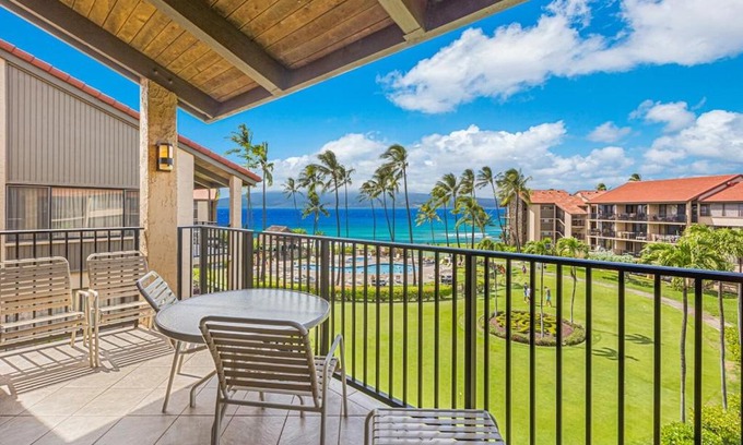 Honokowai Apartment | Maui Westside Presents: Papakea J401 Top floor Ocean Views