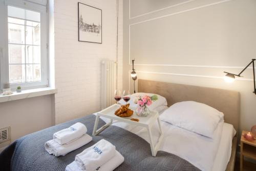 Old Town Apartment | Maya's Flats & Resorts 64 - 3 Rooms Apartment On Chlebnicka Street Old Town Gdask