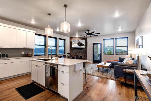 Park City Apartment | Mayflower Lakeside 1121-103 by Moose Management