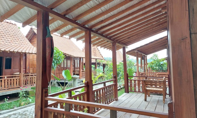 Bangunjiwo House | Mbok Niem Cafe and Cottage