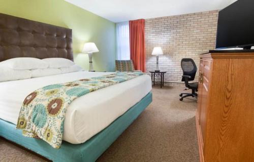 McAllen Hotel | McAllen Plaza Hotel and Suites
