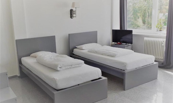 Bramfeld Apartment | Mehrbett-Apartment 5 Citynah, einfache Ausstattung