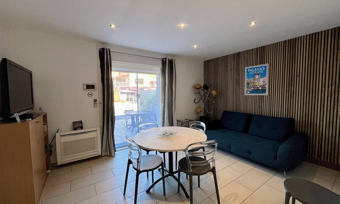 Palavas-les-Flots Apartment | Mer & Soleil : Apartment for 4 people, air conditioning, parking, terrace, 100m from the sea