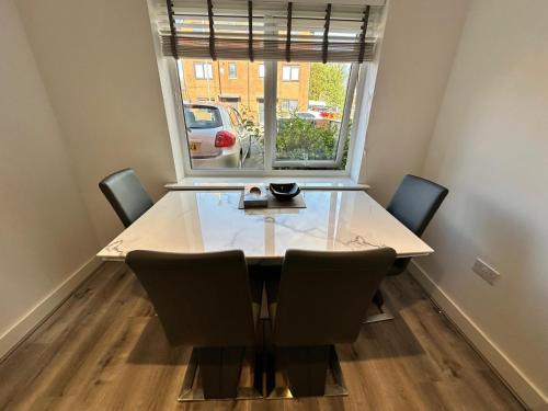 Manchester House | Merit Luxury Homes