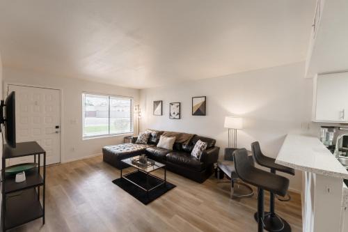 Mesa Apartment | Mesa Riverview 1 BR Apt with King