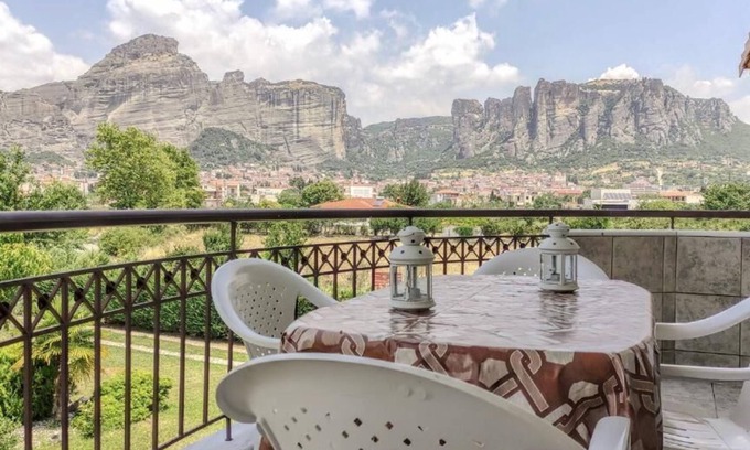 Kalambaka Villa | Meteora 's Secret Garden House 1