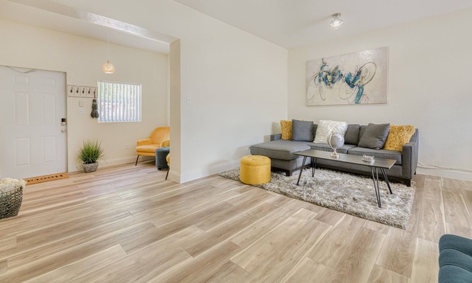 West Little River House | Miami Comfort & Cozy! Near South Beach & Wynwood & Hard Rock Stadium