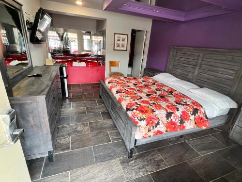 Oak Lawn Hotel | miami inn & suites