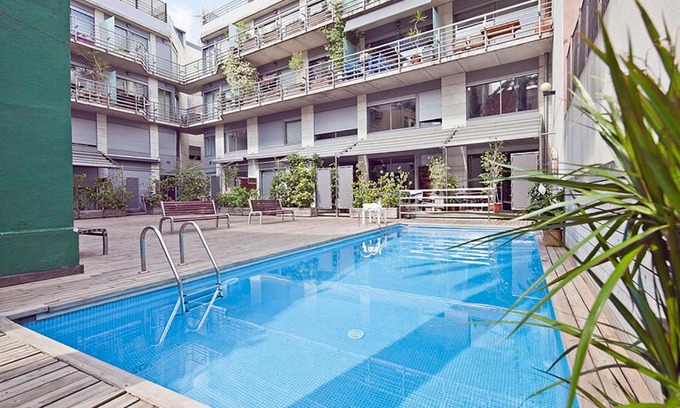 El Putget i Farro Apartment | Mid-term rentals in Barcelona with Swimming Pool