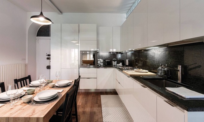 Como Apartment | Midnight Borgo
