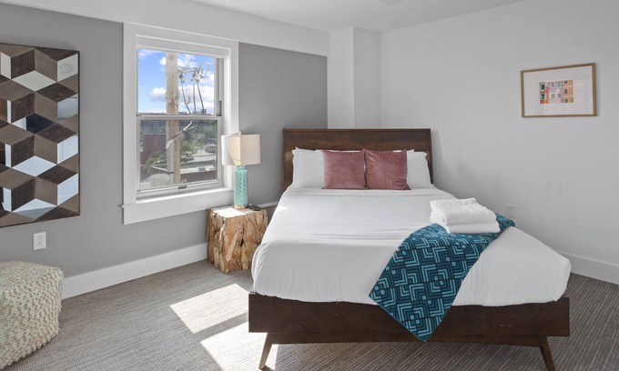 Hanover Place Apartment | Midtown Studio Steps from Dining and Nightlife