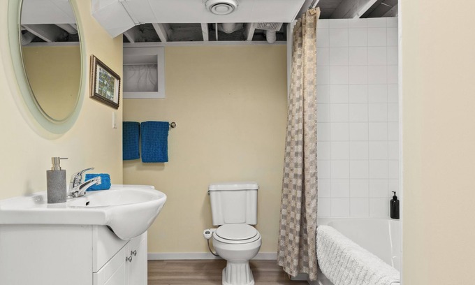 Southwest Calgary Apartment | Might Squirrel Guest Suite