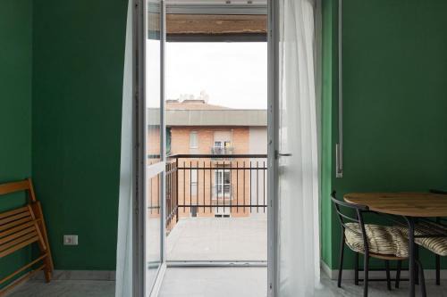 Dergano Apartment | Milano Dergano Balcony Apartment