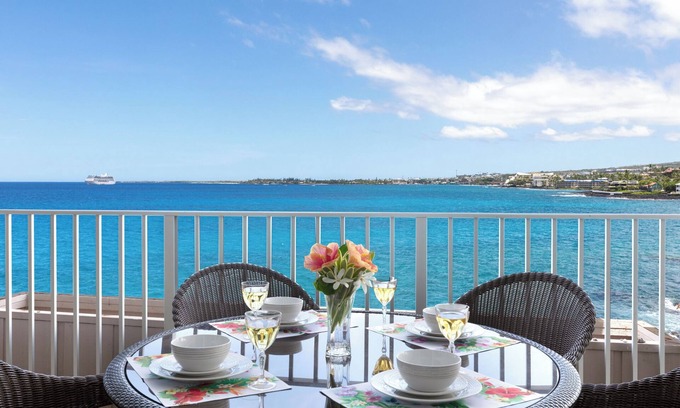 Kailua-Kona Condo | Million Dollar View from your large private lanai.