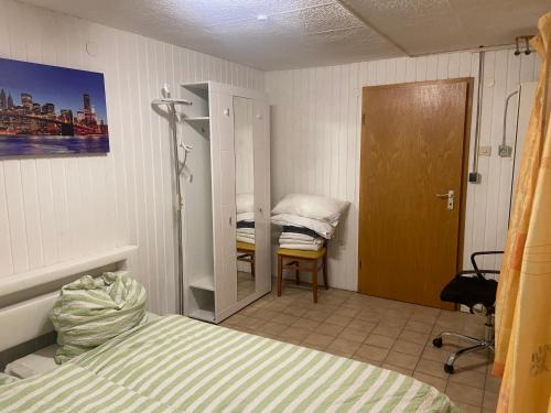Bretzenheim Apartment | Mini Bungalow Zimmer 1