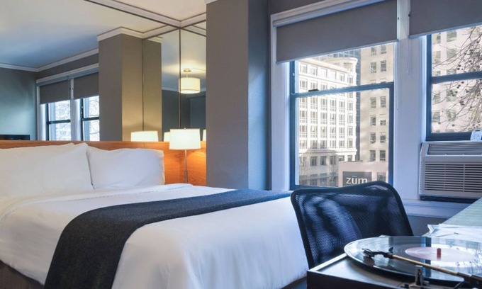 Downtown Seattle Apartment | Mini Full | City Access & Panoramic Views