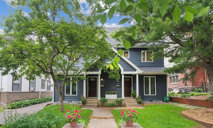 Lowry Hill House | MINNeSTAY* Emerson House | MPLS Sculpture Garden