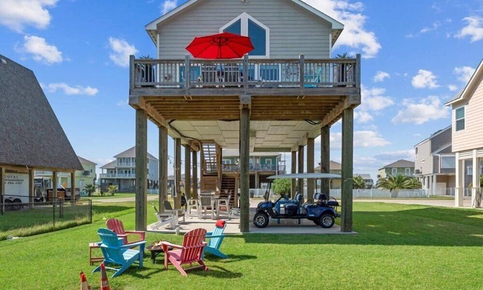 Terramar Beach House | Mins to Beach | Sleeps 7 | Large Deck