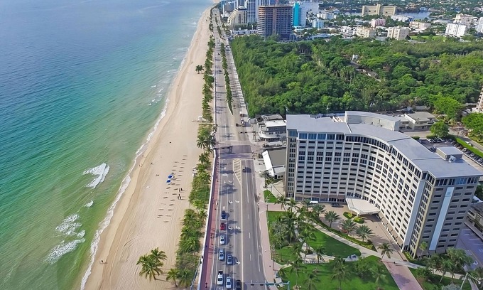 East Fort Lauderdale Hotel | Minutes Away from Riverwalk Fort Lauderdale! 4 Contemporary Rooms w/Ocean Views