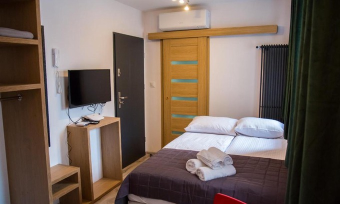 Stare Miasto Apartment | Miodowa Faktoria # 13a
