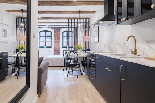 Stare Miasto Apartment | Miodowa Faktoria #7 by Rentoom