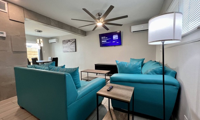 Brownsville House | Miramar #4 - Gorgeous and Spacious 3BD/2BA - WiFi