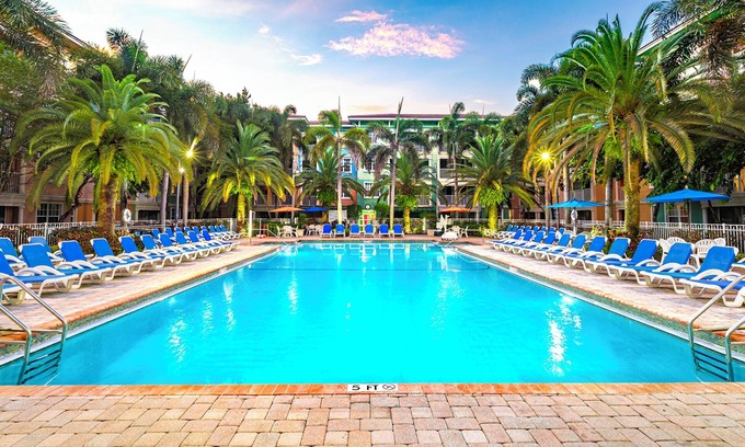 Weston Apartment | Mizner Place at Weston Town Center, Fort Lauderdale