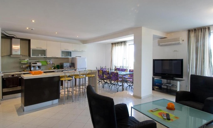 Chaika Apartment | MNG Holiday Yassen Apartments
