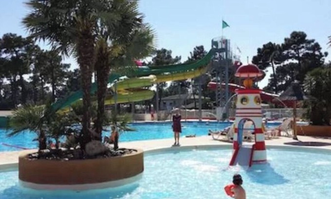 Les Mathes House | Mobile-home 6/8 pers. in 4* campsite with swimming pool