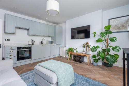 Sydenham Apartment | Modern 1BD with Private Outdoor Space in Sydenham