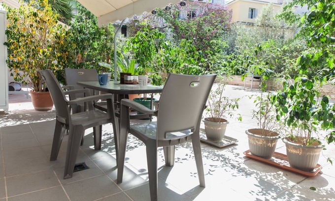 Kypseli Apartment | Modern 2 Bd Kipseli Hideaway Patio Apt