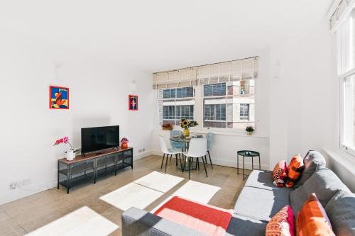 Clerkenwell Apartment | Modern 2BR Apartment with Lift Access Prime Central London Location