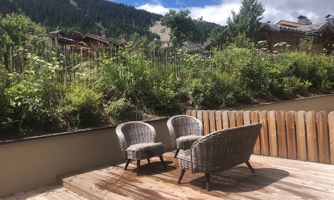 Le Praz Apartment | Modern 3 Bedroom Apartment in Courchevel Le Praz with Private Sauna & Terrace