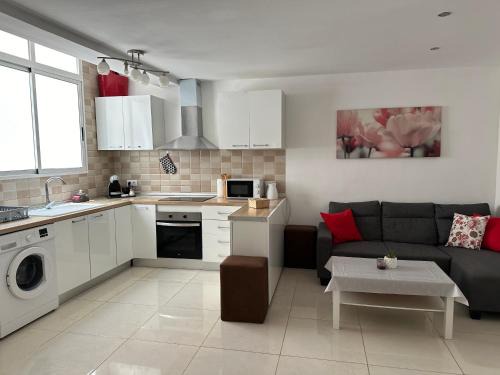 Gandia Apartment | Modern and Bright 5 Bedroom Apartment Del Prado