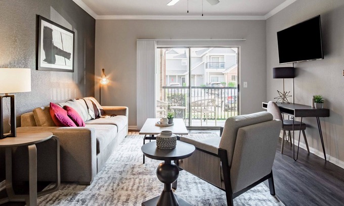 Fort Worth Apartment | Modern Apartment in Prime Location (ID9569X24)