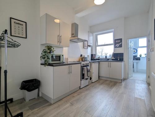 Reddish Apartment | Modern Apartment Near Manchester City Centre