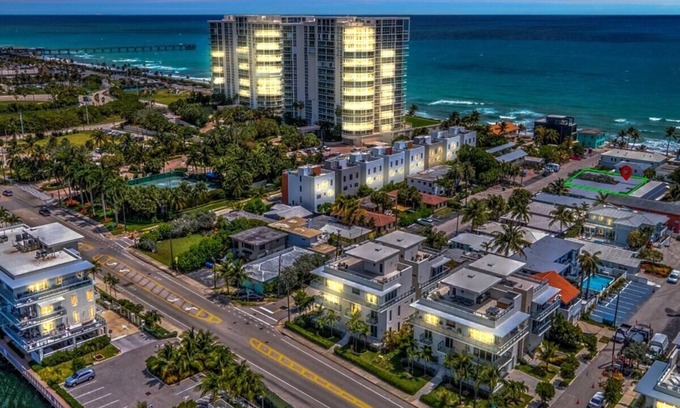 North Beach Apartment | Modern Apt Near Beach Views & Wi-fi