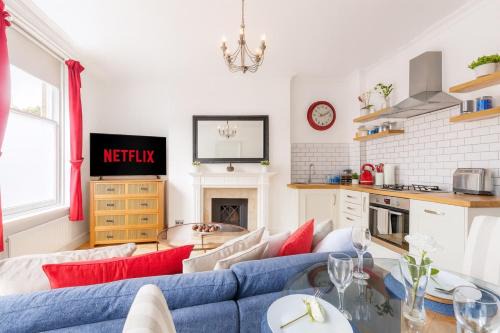 Somers Town Apartment | Modern Camden Apartment with Large Private Garden