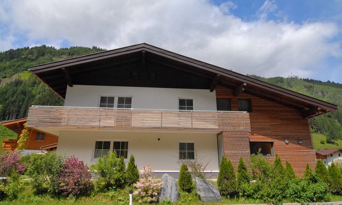 Grossarl Ski Chalet | Modern Chalet in Großarl with Sauna