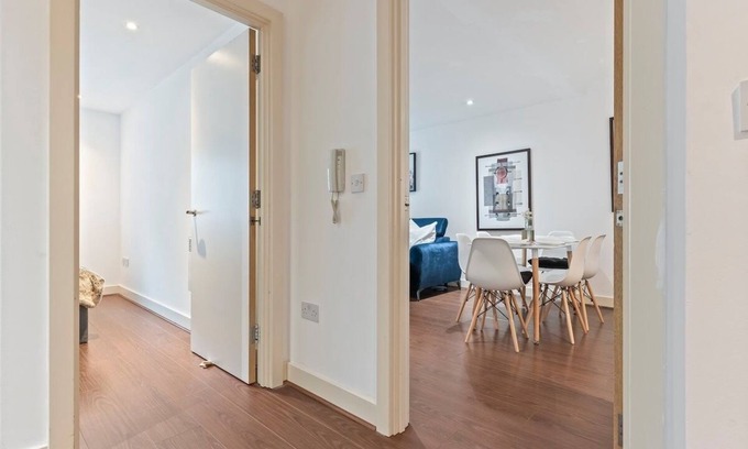 Theatreland Birmingham Condo | Modern City Centre, Free Parking, Sleeps 6