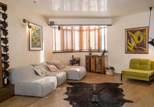 Varna Apartment | Modern Comfort & Vintage Charm with Panoramic View by Flat Mаnаger